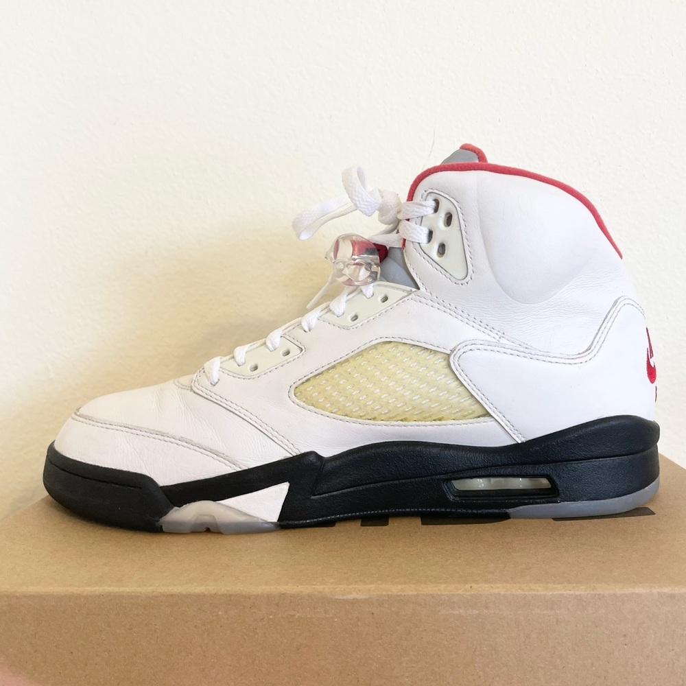 SOLD ❌ Jordan 5 Retro Fire Red size 10.5 DA1911-102 2020 PRE-OWNED - Picture 3 of 9